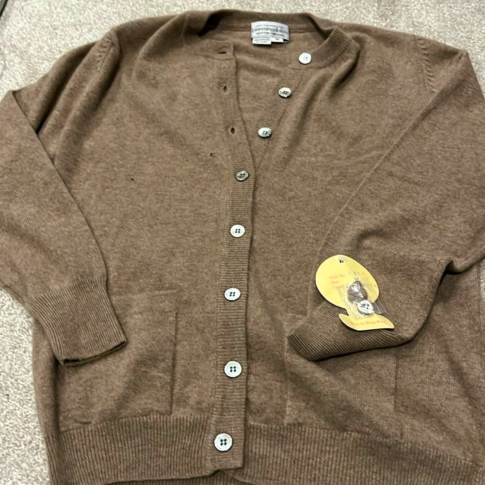 100% Cashmere Women’s M Button Cardigan Bloomingdales Sutton note- damage